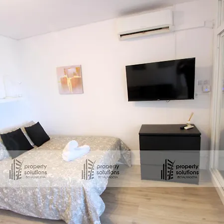 Apartament 714 Iris - Vista Al Mar - Cerca De Tren, Restaurantes, Tiendas - Playa A 10 Min Caminando