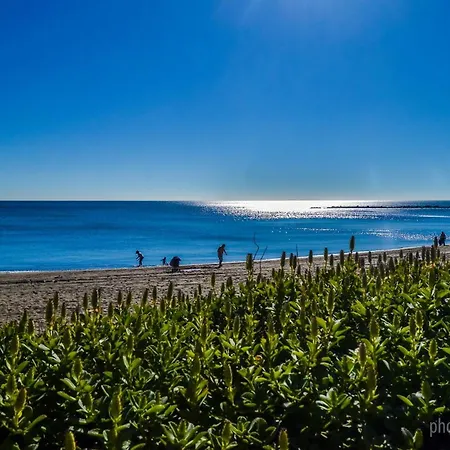 Apartament 714 Iris - Vista Al Mar - Cerca De Tren, Restaurantes, Tiendas - Playa A 10 Min Caminando *